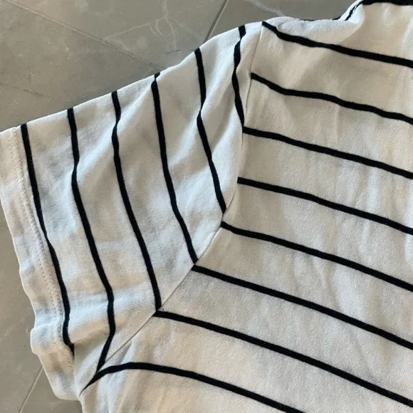 Isabel Maternity Shirt Size Large Black White Short Sleeve V-Neck Side Shirred - Picture 4 of 5